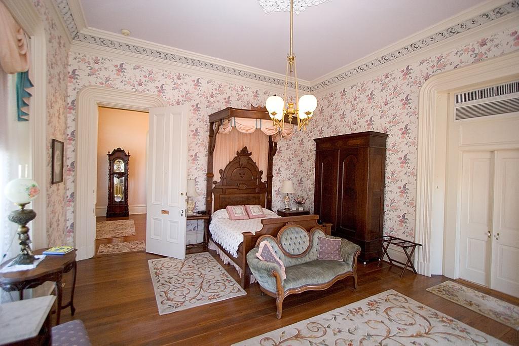 Ahern'S Belle Of The Bends Vicksburg Room photo